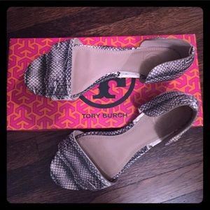 Tory Burch flat sandals - Alligator print